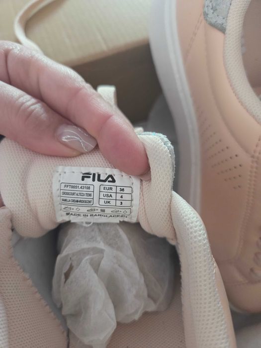 Маратонки     FILA