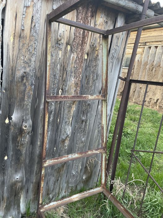 Продам стеллажи