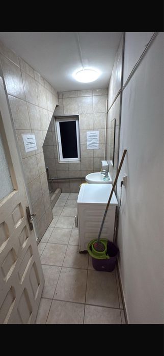 Inchiriez camera privata dar cu baia bucătăria comun centru iasi P.F.