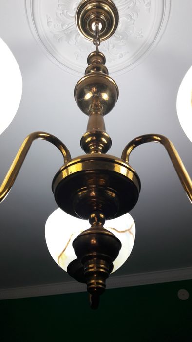 На продажу люстра