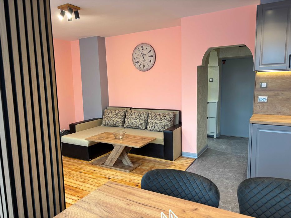 Двустаен апартмент под наем + опция, гараж и парко място!