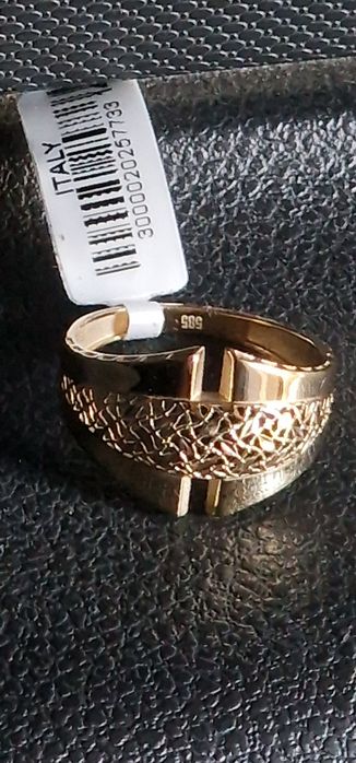 Продам женский кольцо