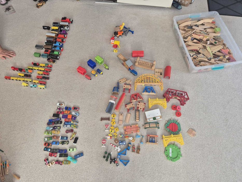 Set trenulet din lemn app 100 de piese– sine, poduri, accesorii