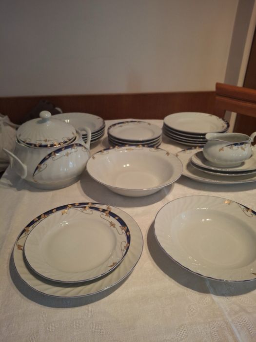 Порцеланов сервиз за хранене 24 части