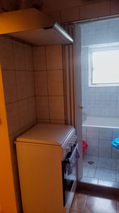 Închiriez camera camin