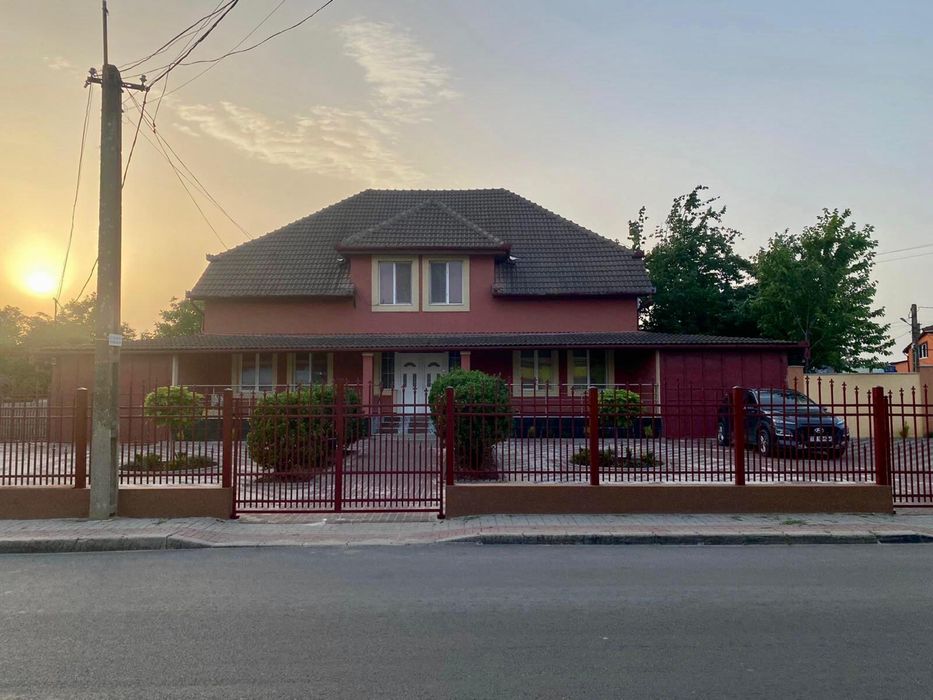 Vand sau inchiriez casa