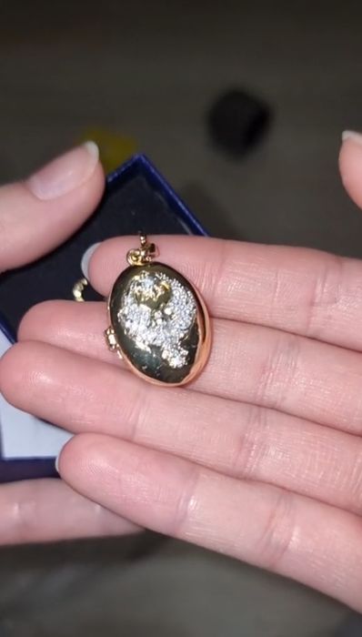 Продам кулон Далёкий город