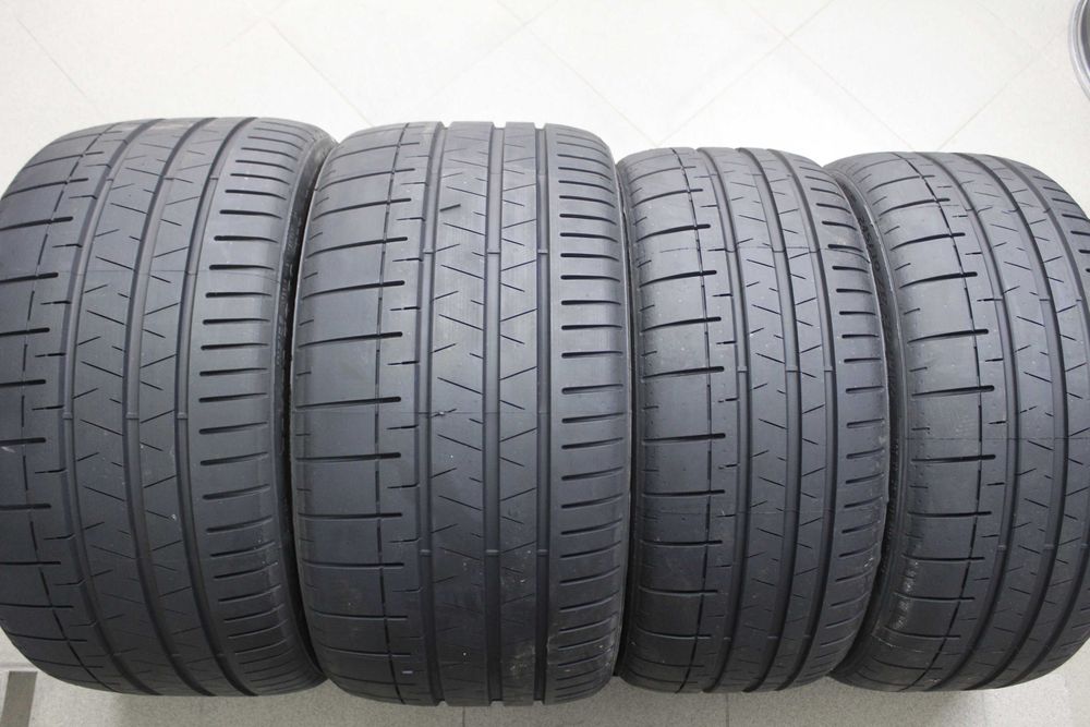 245/30-20 и 305/30-20 гуми Pirelli Lamborghini