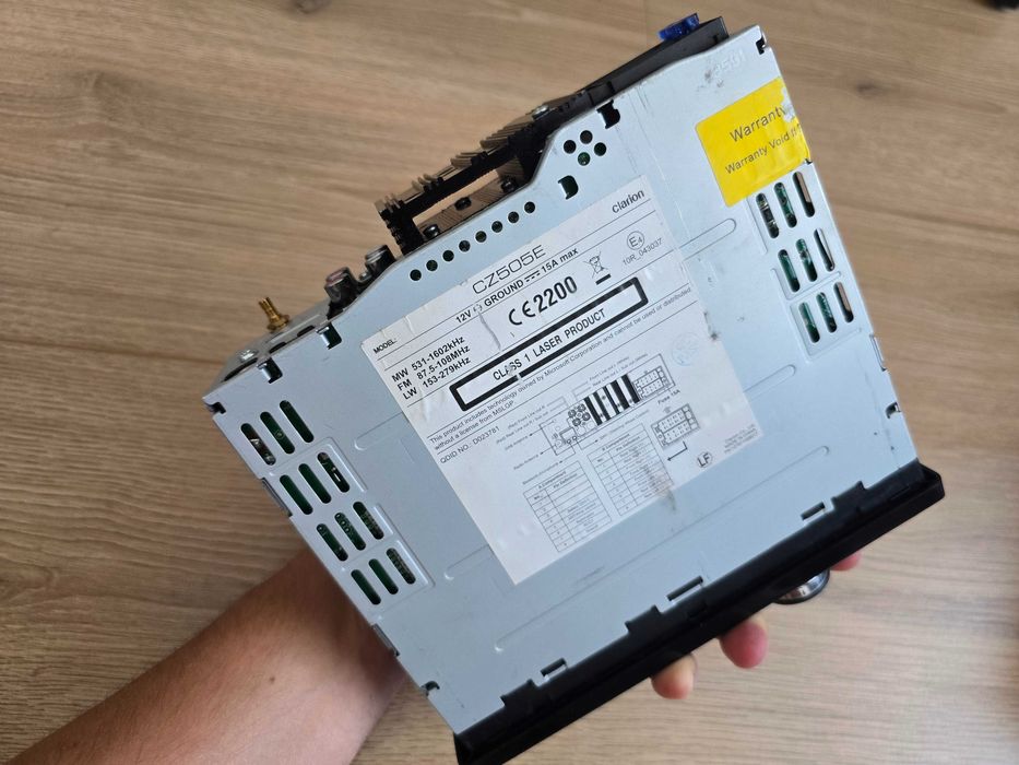 CD плейър Clarion CZ505E
