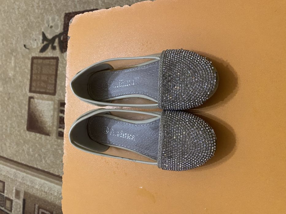 Туфли для девочек и мальчиков