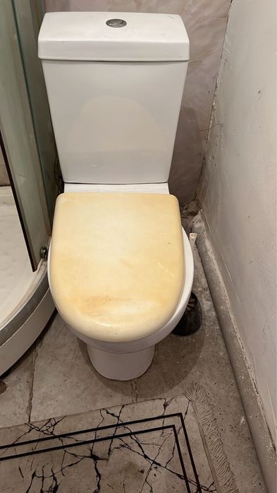срочно продам унитазы