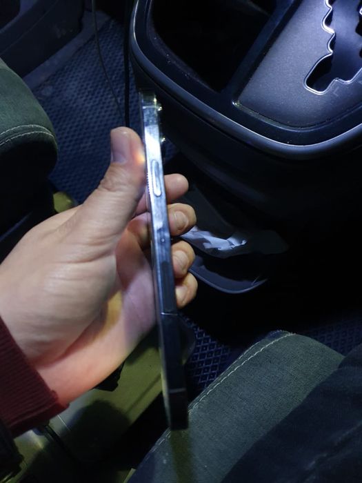 Айфон 12 про мах сос отличный