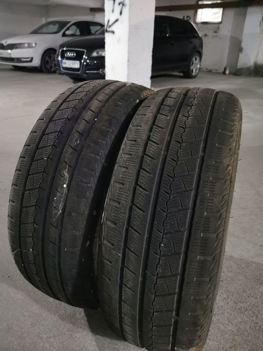 Vand 2 cauciucuri de iarnă 235 55 19 Dot 2022