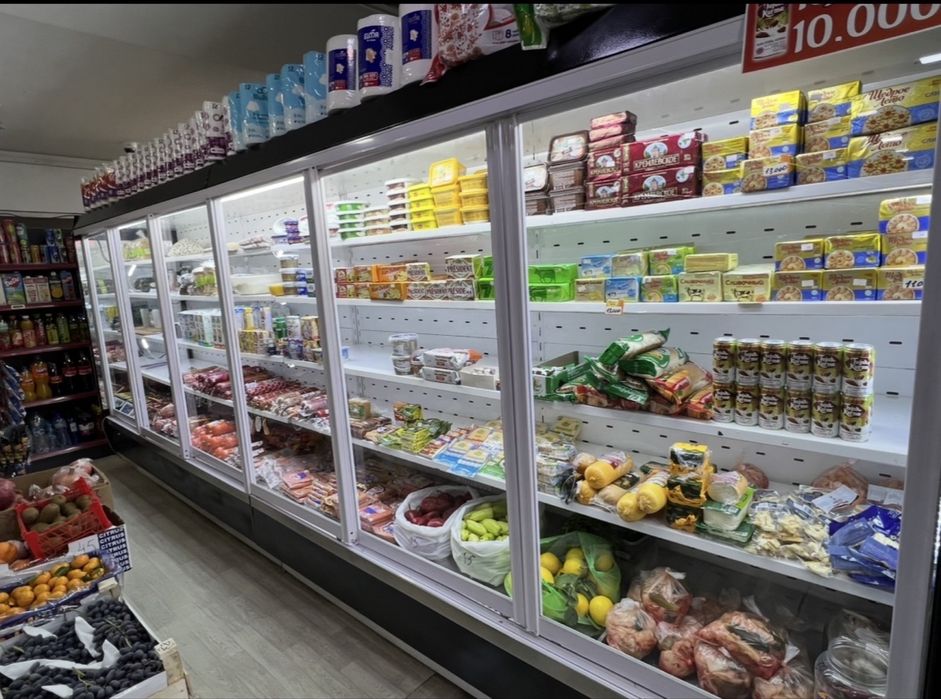 Xaladilnik vitrina 5 m le sotiladi