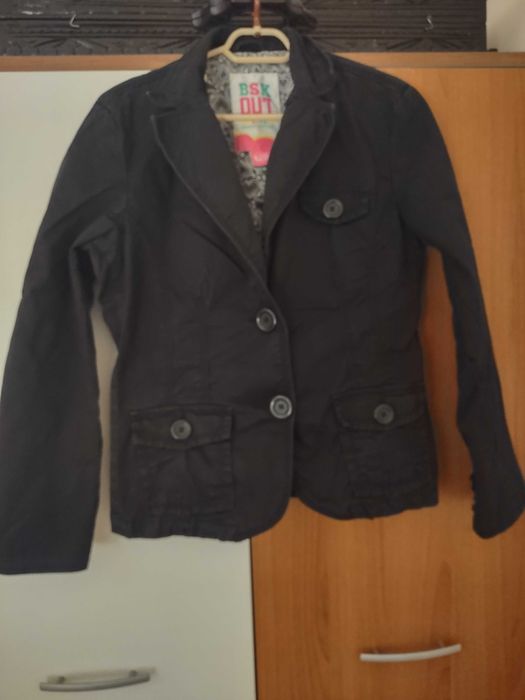 Дамско пролетно - есенно  яке Bershka