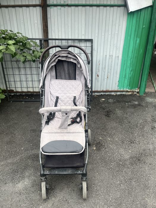 Продам прогулочную коляску