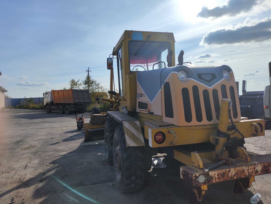 Продам Атогрейдер Д 3-122 Б-6 2002 года.