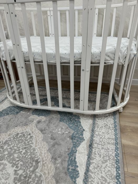 Продам детскую кровать 50000