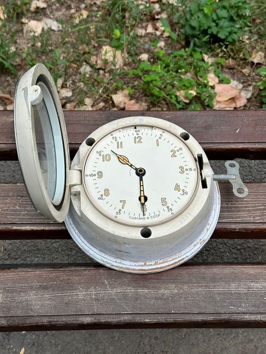 Часы корабельные