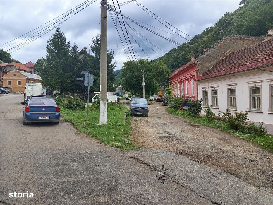 Oravita, Casa cu Spatiu Comercial, Zona Lacul Mic, Pret Negociabil