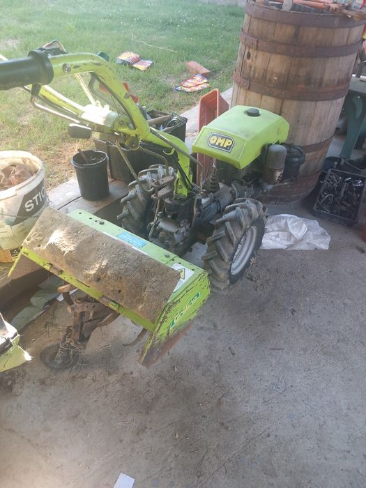 Vând motocultor și cosituare