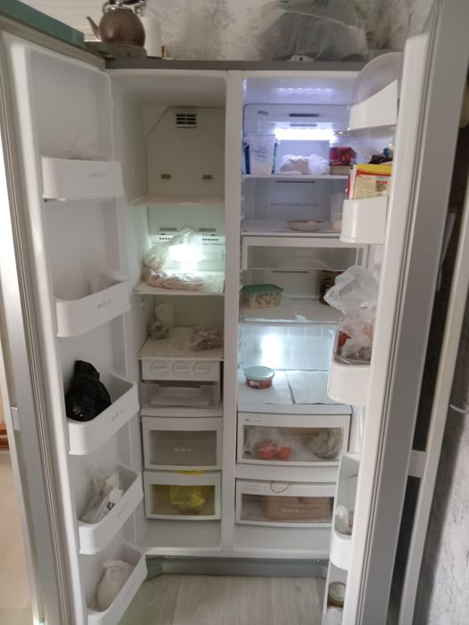 Продам б у холодильник