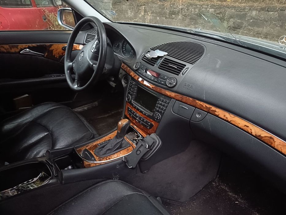 На части E320 4matic  бензин автомат 2004г 224кс