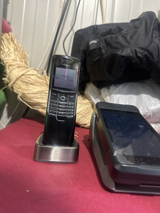 Нокиа 8800 перфектно състояние близо до ново