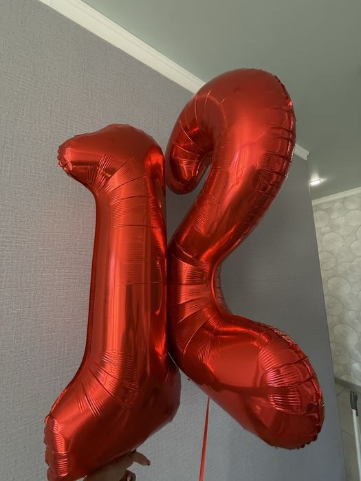 Шары-цифры «12» (или «21»)