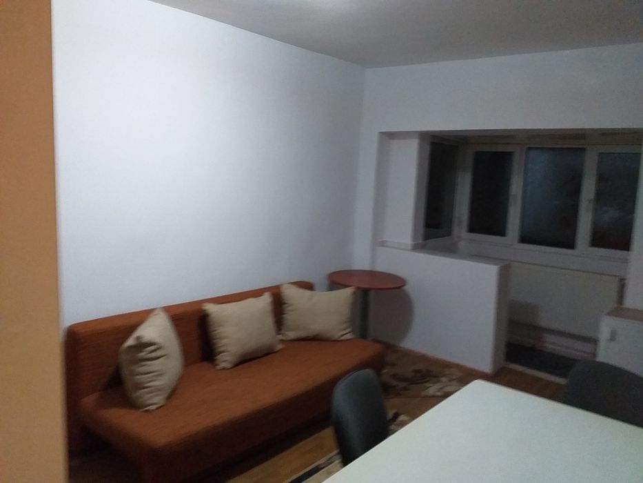 Garsonieră de închiriat în calea Buziașului lîngă sensul giratoriu! .