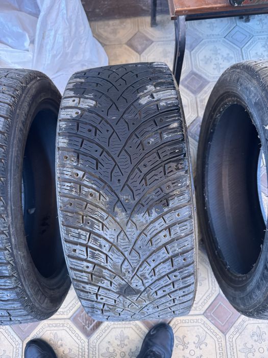 Шины зимние 235/45/18