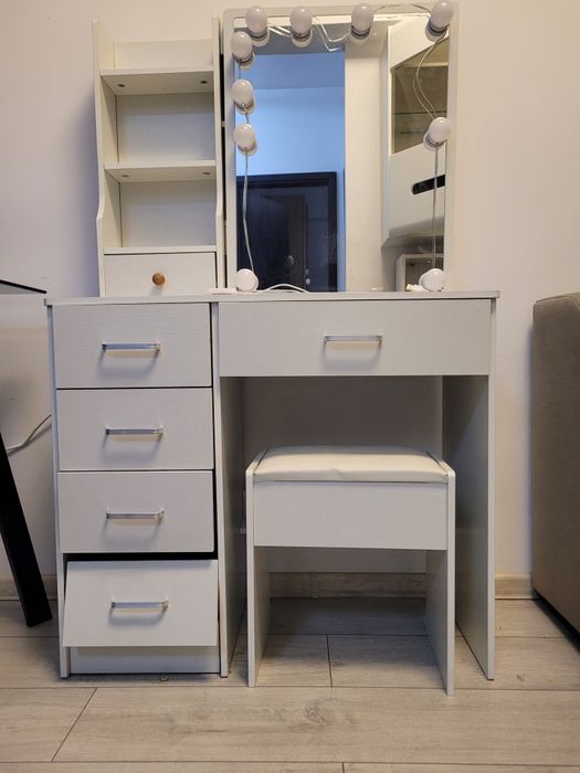 Masă de toaleta si machiaj cu sertare