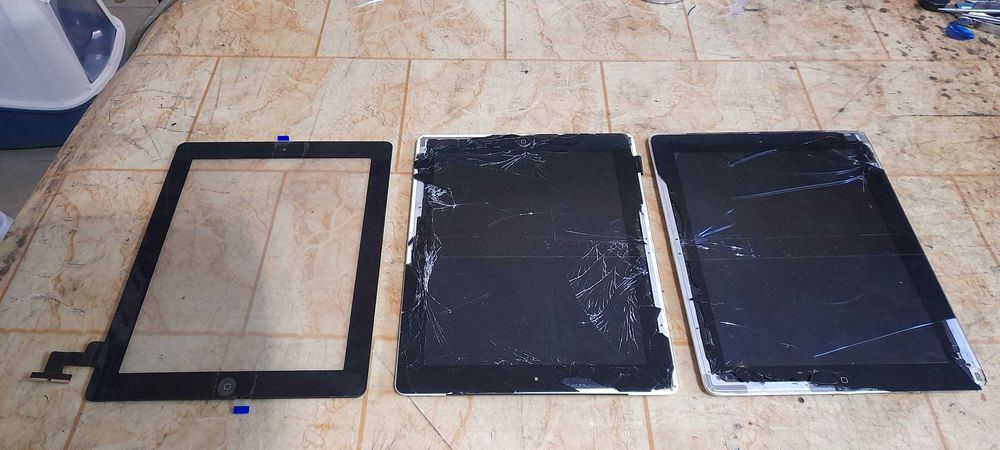 Apple IPAD-2 ( A1396 )  touchscreen(geam tactil) spart