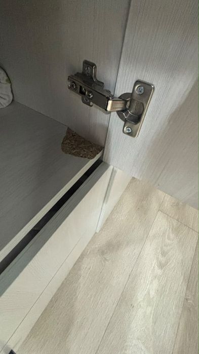 Срочно продам шкаф