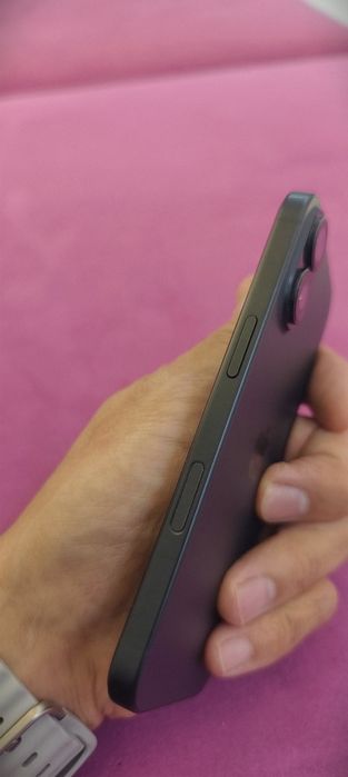IPhone 16.  128 gb