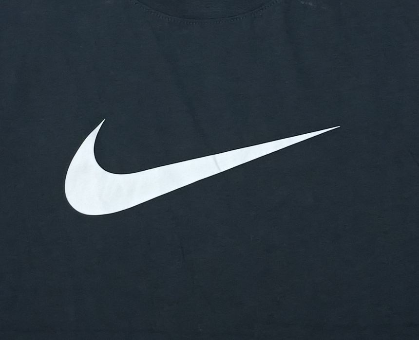 Nike Sportswear Repeat Tee оригинална тениска ръст 158-170см Найк памук спорт фланелка