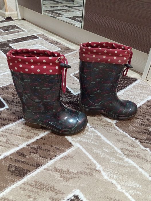 Продам детскую обувь размеры от 21 до 26