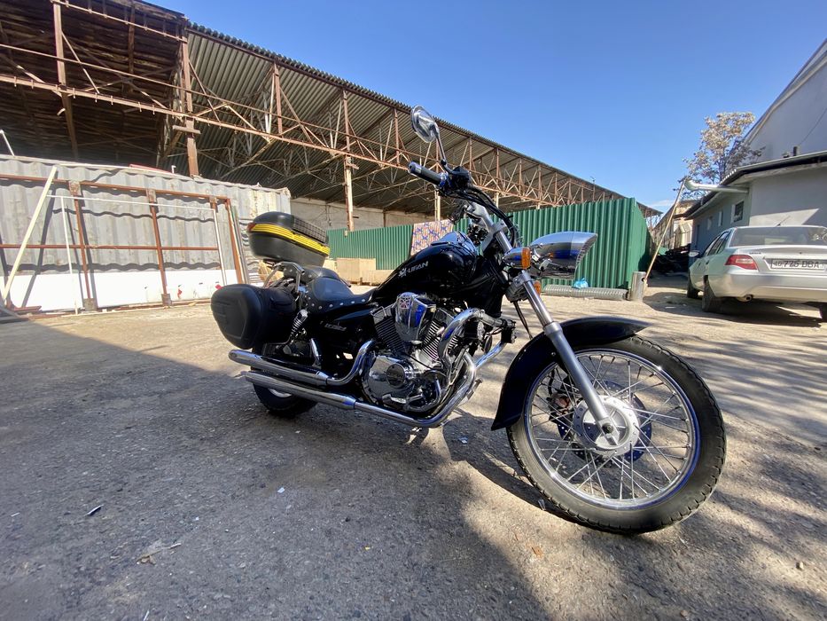 Продам мотоцикл lifan LF250-b