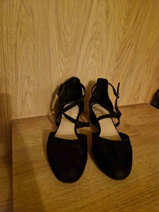 Pantofi cu bareta 38