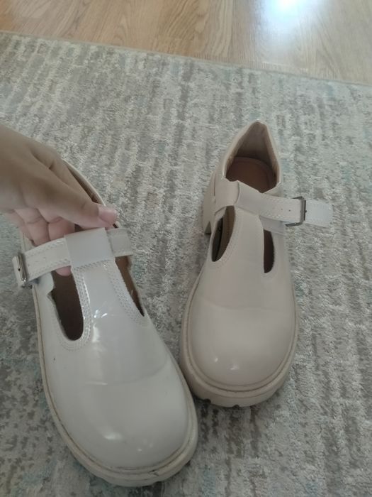 Продам женский туфли