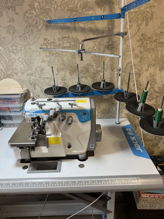 Oверлок промышленный