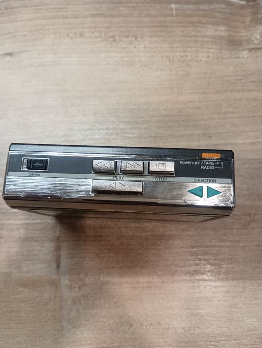 Aiwa HS-T06 am/fm stereo radio cassette player