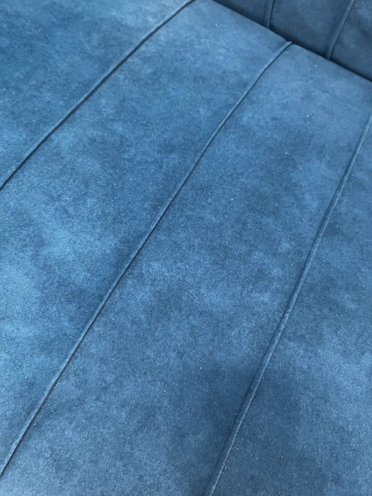 Продам диван в хорошем состоянии  3.7 м