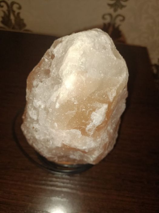 Гималайская соляная лампа