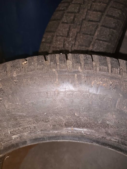 Гуми за джип 4х4-два броя