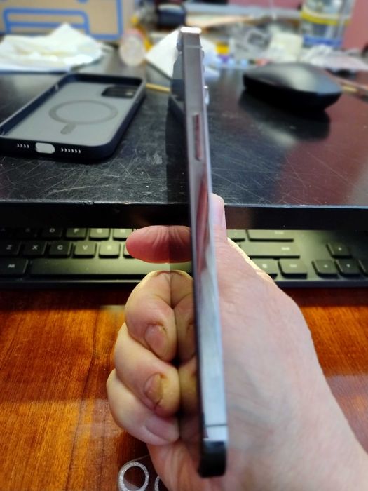 vand IPhone 12 pro max