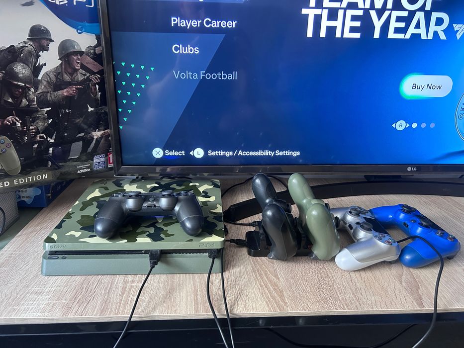 Consola PS4 - 1TB - Limited edition Call of Duty + 5 manete + 4 jocuri