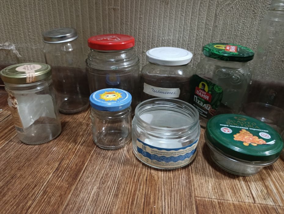 Банки с крышками