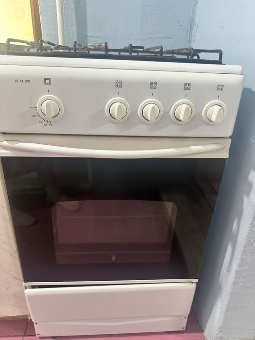 Продам газовую плиту