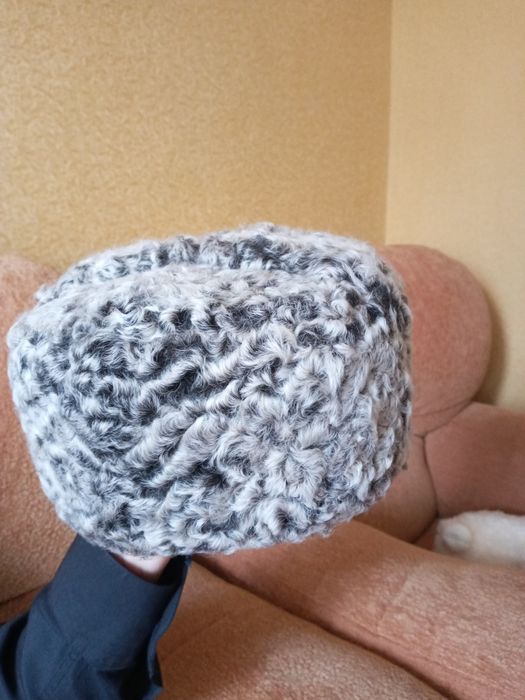 Продаётся каракуливая шапка